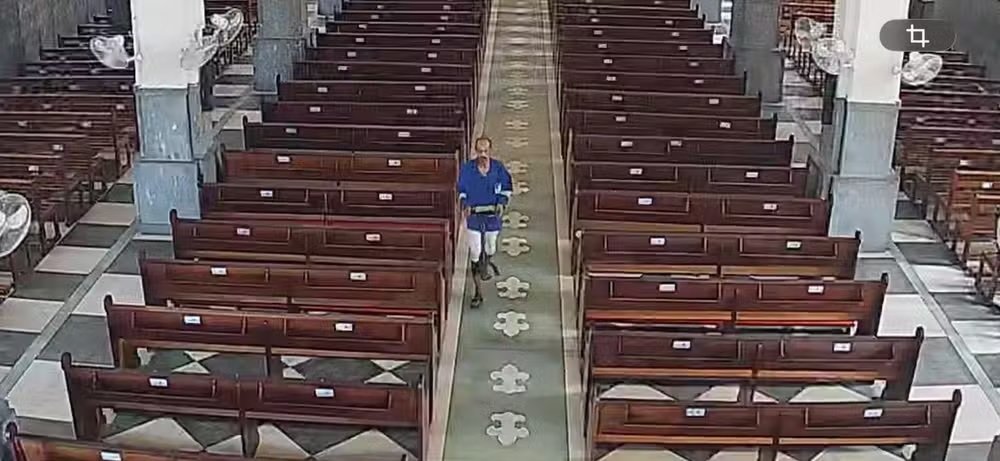 Homem é preso suspeito de furtar banco de ofertório de catedral no Sertão da Paraíba