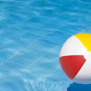 Garota morre após ser jogada em piscina para ‘brincadeira’