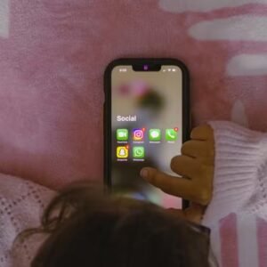 Instagram e Facebook vão analisar estrutura óssea para verificar idade de menores no Brasil