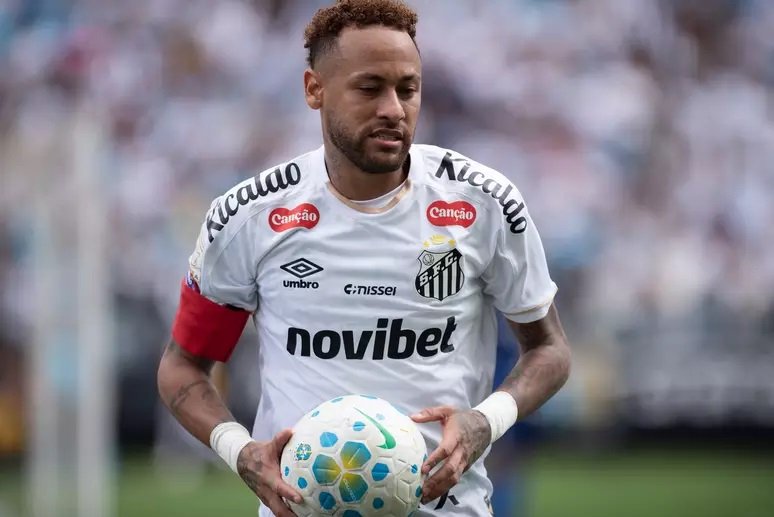 Após ser anunciado na Copa, Neymar ficará fora de jogos do Santos para tratar lesão