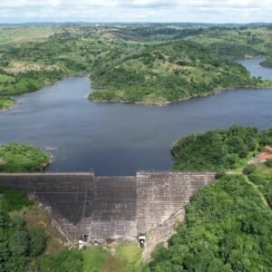 Barragem de Nova Camará, na PB, passa por obras após recorde de volume de água