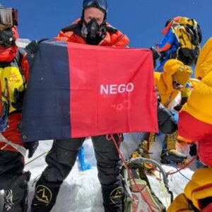 Empresário faz história e se torna o primeiro paraibano a alcançar o topo do Monte Everest