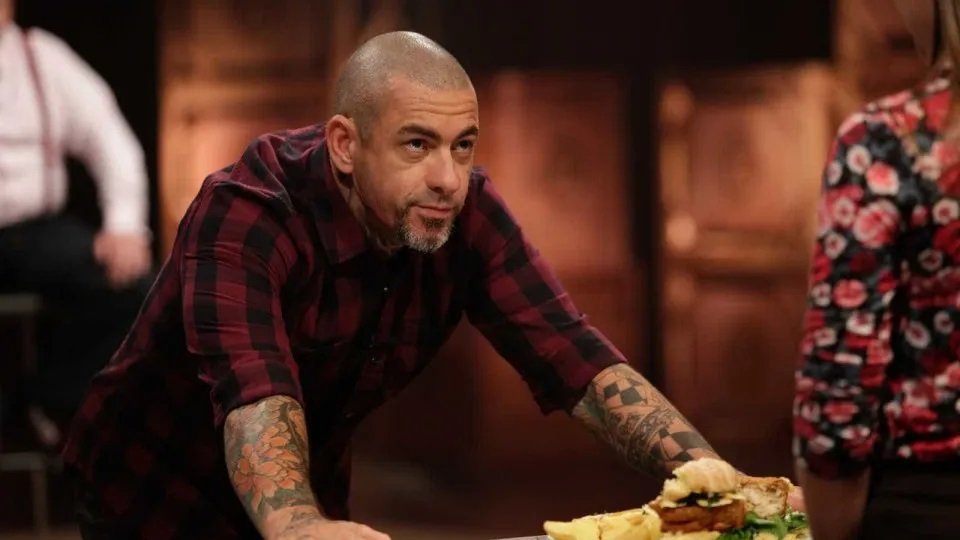 Henrique Fogaça se recusa a provar prato e faz participante chorar no MasterChef