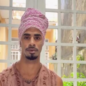 Cantor Afroito recebe críticas ao abrir vaquinha de R$ 1 milhão para comprar casa e pagar aluguéis atrasados: ‘Única alternativa’