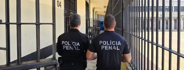 Polícia