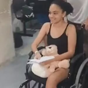 Jovem que teve perna arrancada por tubarão em Boa Viagem tem alta hospitalar após 40 dias