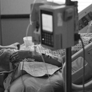 Mulher morre após ficar com intestino perfurado em colonoscopia