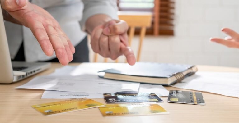Dívida impagável? Especialistas explicam como renegociar e recuperar o controle financeiro