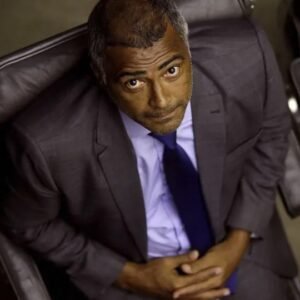 Romário diz que devolverá salário ao Senado e que não pediu licença para votar pelo fim da 6×1