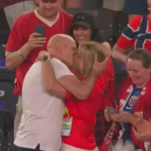 Técnico da Noruega ficou com o coração sem bater por 7 minutos e estava em vitória da Noruega contra o Brasil em 1998