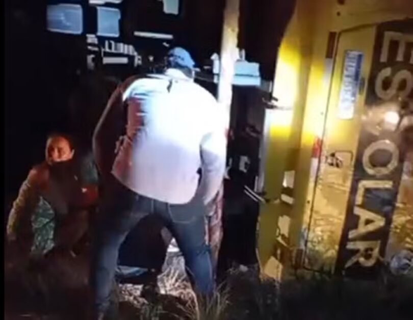 Adolescente fica em estado grave após ônibus que levava estudantes tombar entre Juazeirinho e Soledade