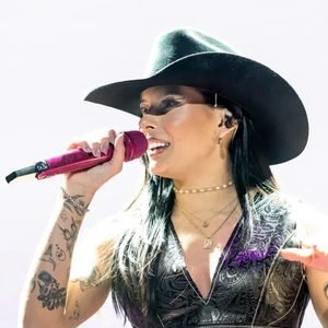 Após foto com Nikolas Ferreira, Ana Castela fará show com cachê pago por emenda do PL
