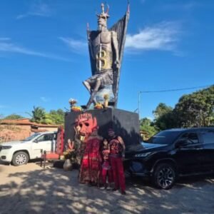 Estátua do Diabo: prefeitura diz que obra é legal e defende liberdade religiosa
