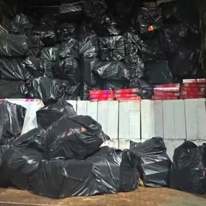 Mais de 25 mil pacotes de cigarros contrabandeados são apreendidos e um homem é preso, no Agreste da PB