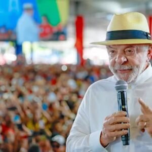 Novas revelações sobre Lulinha e Marcola incomodam Lula, e PT vai usar contato entre Vorcaro e Flávio Bolsonaro para contra-atacar
