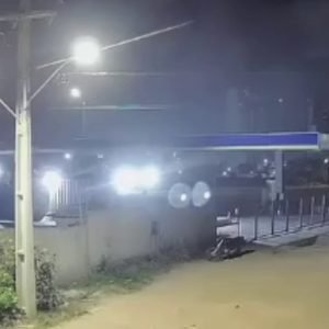 Criminosos explodem posto de combustíveis, trocam tiros com a PM e roubam R$40 mil