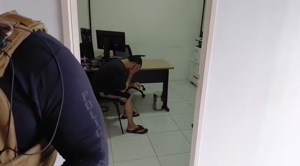 Suspeito de chefiar facção criminosa é preso durante operação policial, na Grande João Pessoa