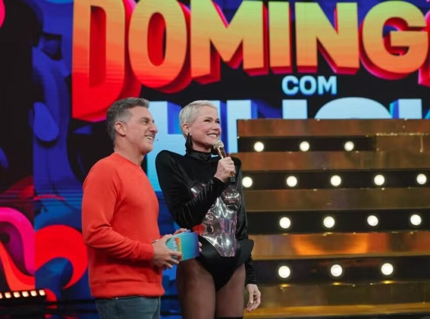 Xuxa rebate críticas sobre seu figurino no show: ‘A virilha é minha e mostro se quiser’