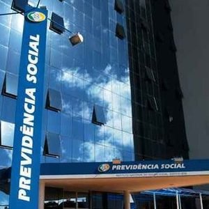 Aposentados podem ter direito a valores esquecidos pelo INSS, mas prazo para pedir revisão está acabando