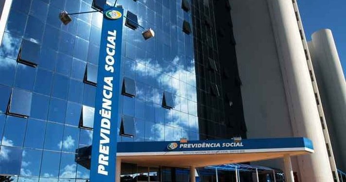 Aposentados podem ter direito a valores esquecidos pelo INSS, mas prazo para pedir revisão está acabando