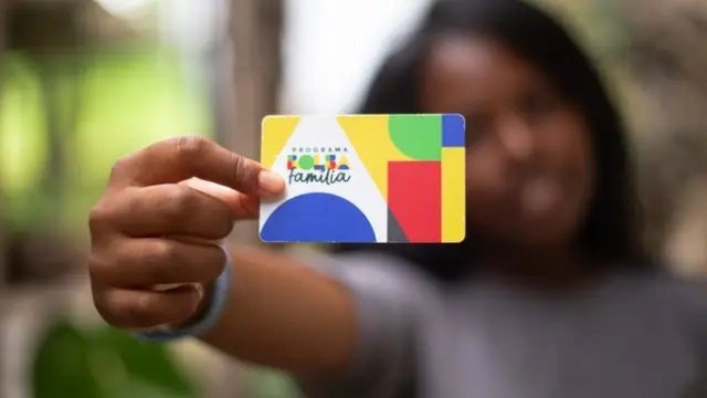 Nova pesquisa mostra como ficou a intenção de voto em Lula entre beneficiários do Bolsa Família após reajuste