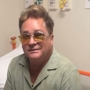 Alteração em exame de Leonardo levou o cantor a parar de beber; entenda