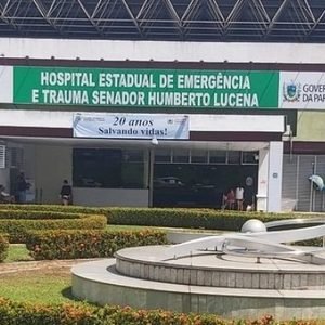 Mulher trans é hospitalizada após arrancar os próprios testículos para agradar o namorado