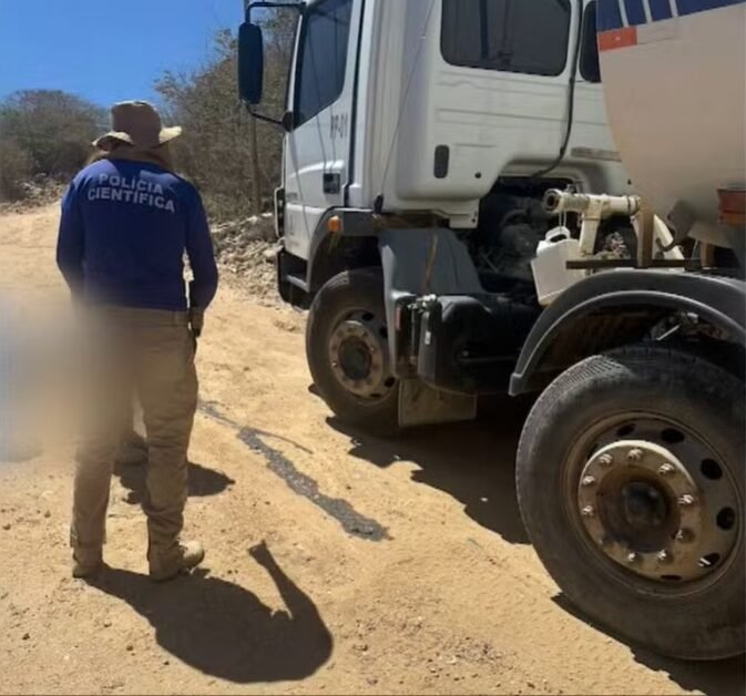 Homem morre após acidente entre moto e caminhão-pipa, na Paraíba