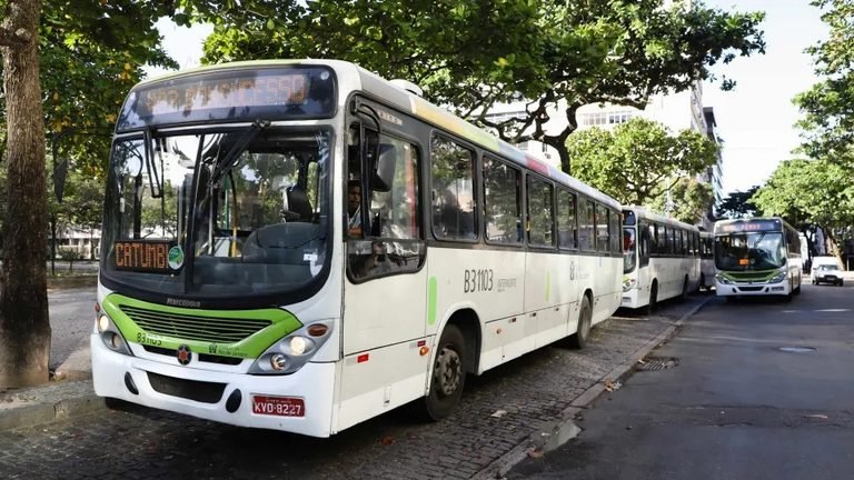 Ônibus