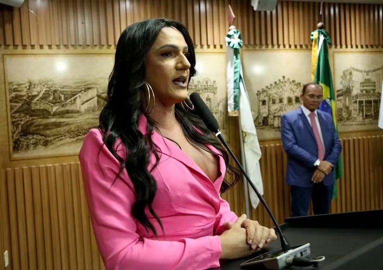 Thabatta Pimenta é a primeira mulher trans eleita deputada federal do Nordeste