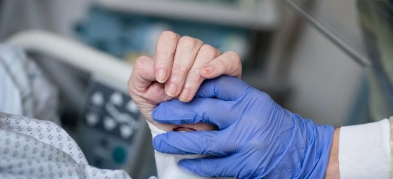 Os três sintomas que aparecem nas últimas 24 horas antes da morte